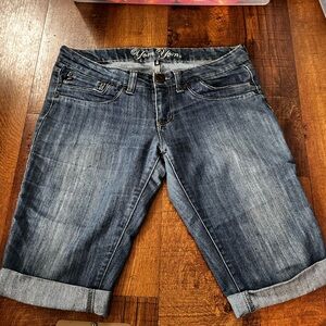 Women's Rolled Hem Denim Shorts